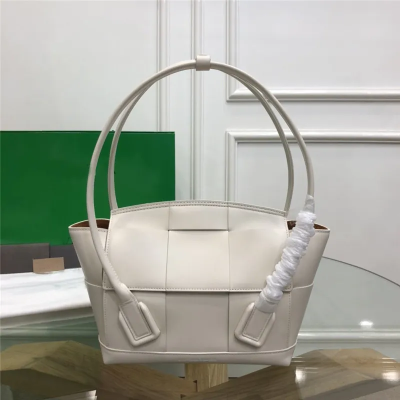 مصمم حقيبة صغيرة من Arco Arco في حقيبة اليد البيضاء KF009950 7A حجم الجودة: 38*33*6cm