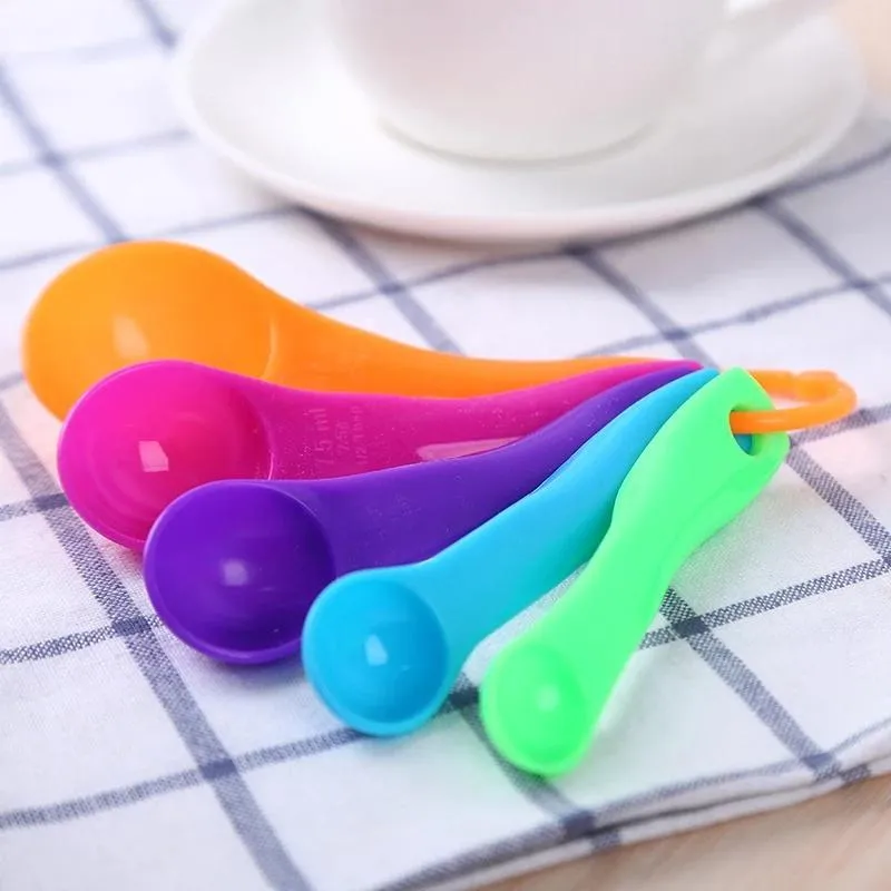 Spot colorful thickened measuring spoon hanging ring five-piece plastic baking utensils double-scale measuring milk powder seasoning spoon