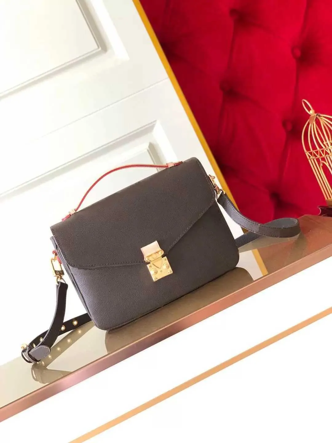 أزياء مصممي الأزياء مصممي الأكياس CrossBodys Women Handbag Messenger أكياس أكسدة أكياس الكتف الجلدية.