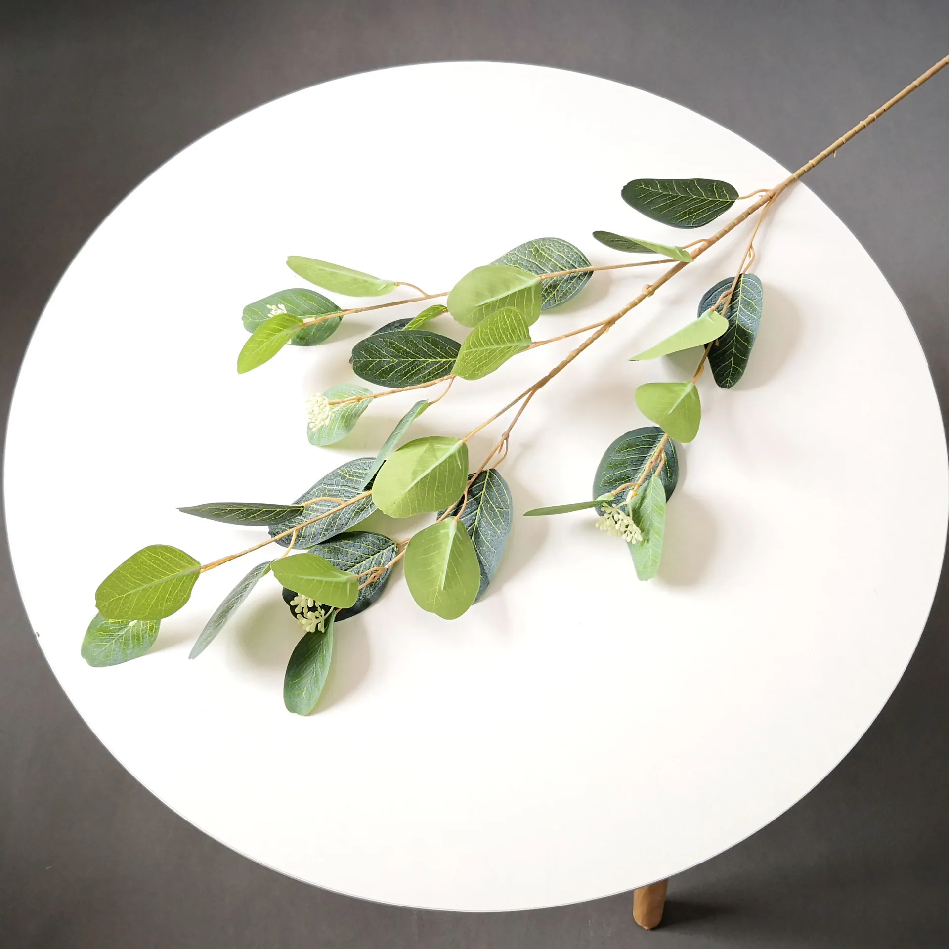 Feuilles artificielles fleurs décoratives feuille de pomme d'eucalyptus en soie pour l'arrangement de fleurs à la maison et les décorations de bureau