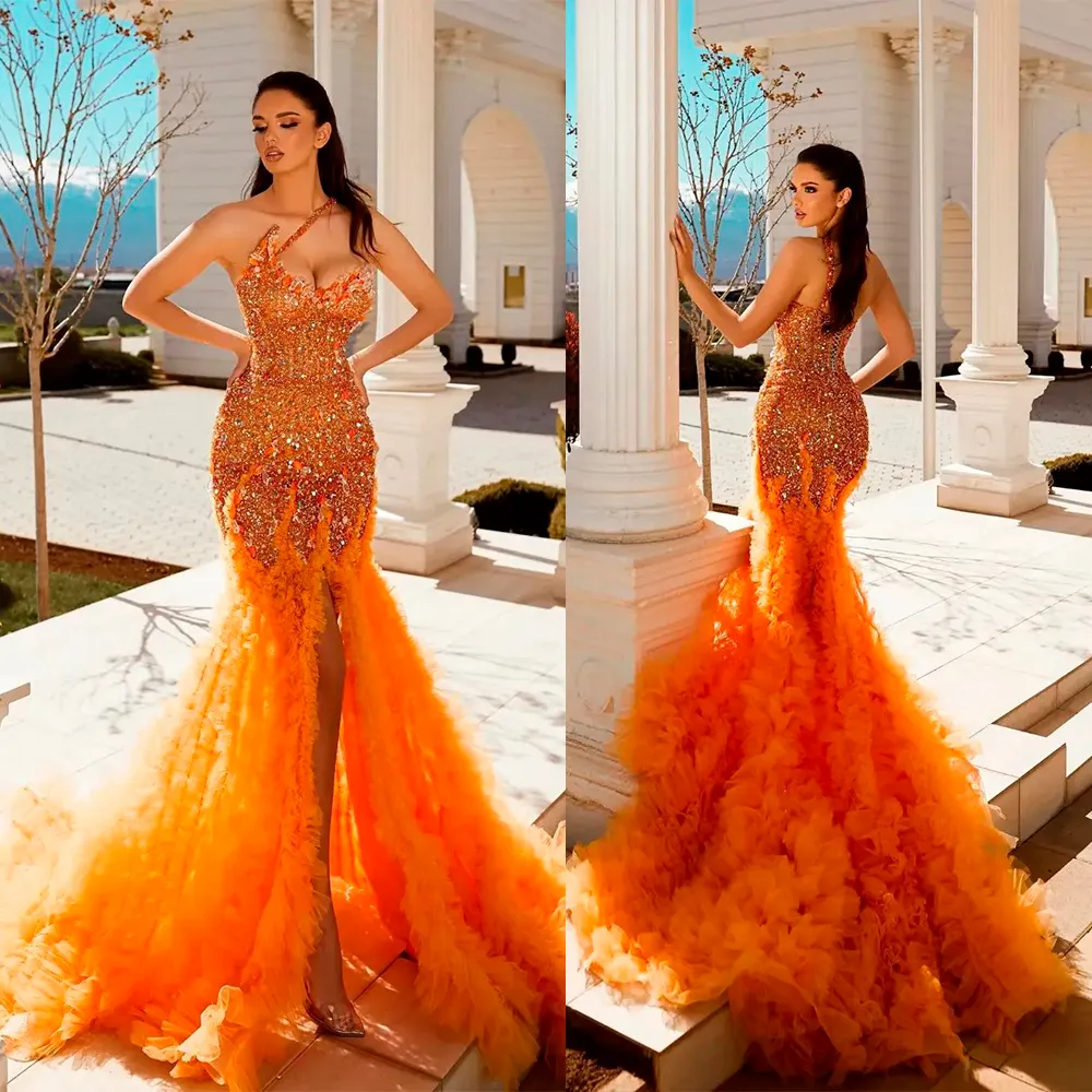 Sexig orange paljetterade aftonklänningar Tiered Ruffles Crystals Party Glows Pärlade delade älskling Kvinnor Formell golvlängd Robe de soriee