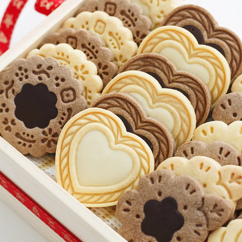 Valentine s Day Sand Biscuit Mould 3D Cookie Pressing Flower Love Heart Fruit Animal Cat Christmas Shape Baking Tools 220601