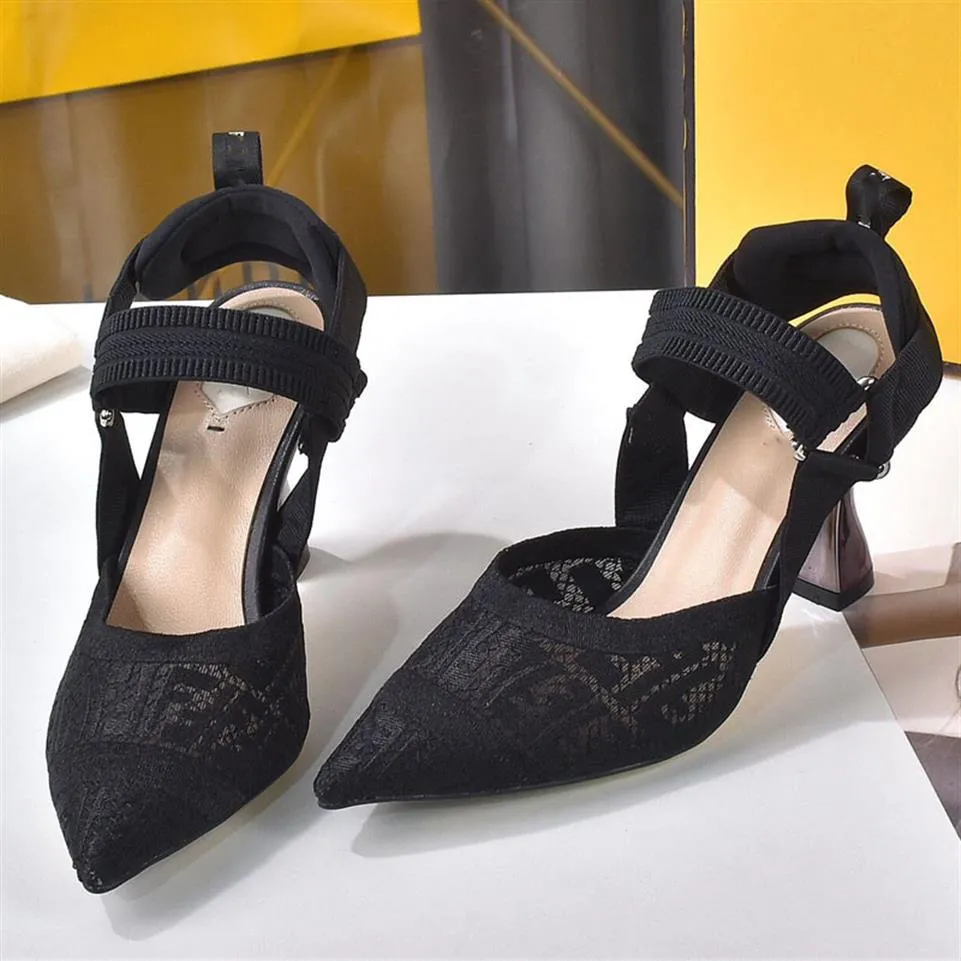 Designer sandálias de salto alto Sapão de moda de verão Tamanho 35-42 STILETTO HEE 8 5cm Office Shoess337p