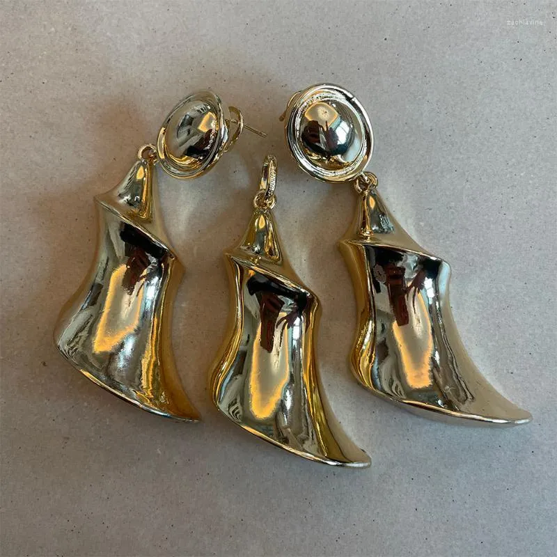 Bengelen kroonluchter gouden kleur kleine klokvormige luxueuze stijl koperen oorbellen voor vrouwen 2022 modeontwerp