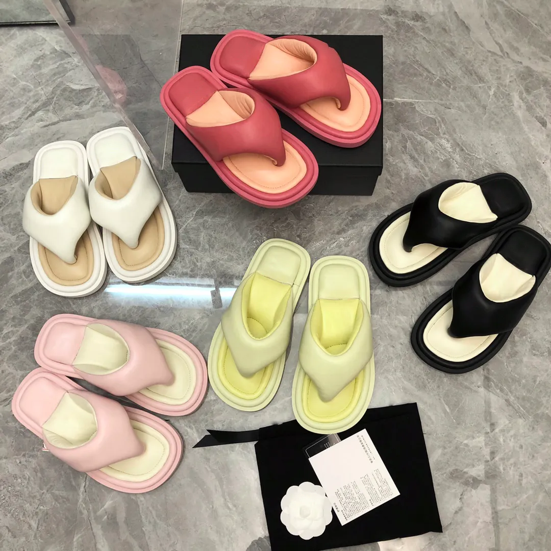 Pantoufles de styliste pour femmes, nouvelles pantoufles d'été à pain, tongs de couleur crème glacée assorties, sandales de plage