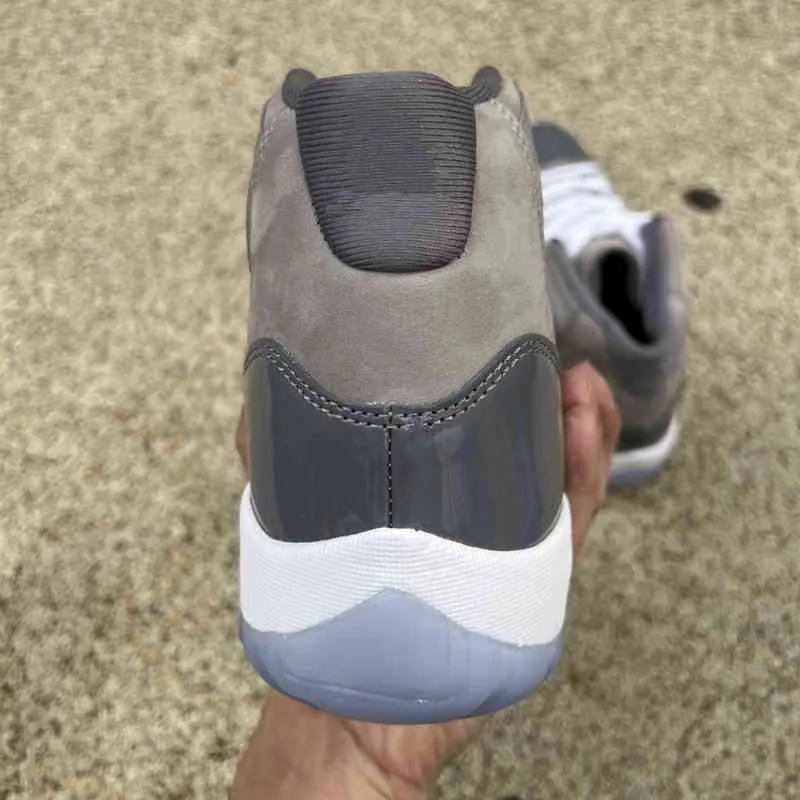 2022 Jumpman 11 Cool Grey Medium White Men Outdoor Shoes Patent Leather Real Carbon Fiber Sports Sneakers With Box CT8012-005