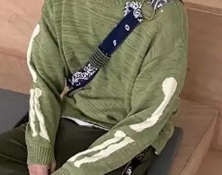 Maglione da uomo maglione street hip-hop jacquard maglione lavorato a maglia con teschio sciolto a maniche lunghe