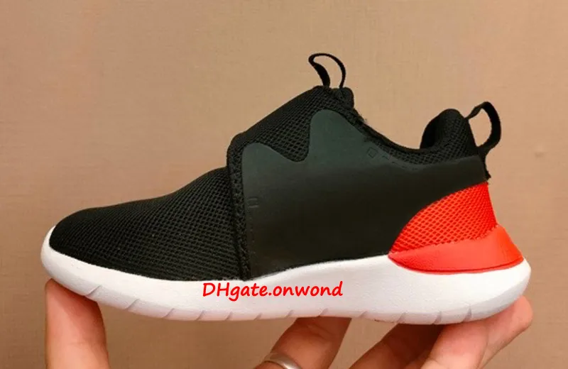 Rosherun Kids Trainers 4.0 Running Shoes Racer 2.5 Designer Triple White Black Red Boys Sports Walking Sneakers For Girls And Boys Outdoor Trousers Jogging Shoes For Children Zapatos From Onwond 4.03 ...