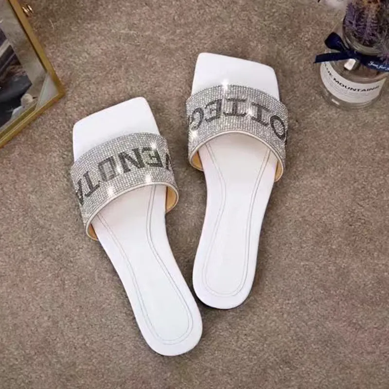 Sandali classici da donna estivi Designer di lusso Pantofole Muller decorate con cristalli Infradito con strass Scarpe da spiaggia all'aperto Taglia 35-42 Con scatola