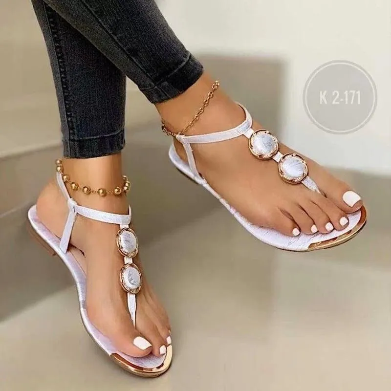 Sandaler pärlstav kvinnors skor sommar 2022 avslappnad platt 40-43 pint toe strand stor storlek patent läder sömmar och