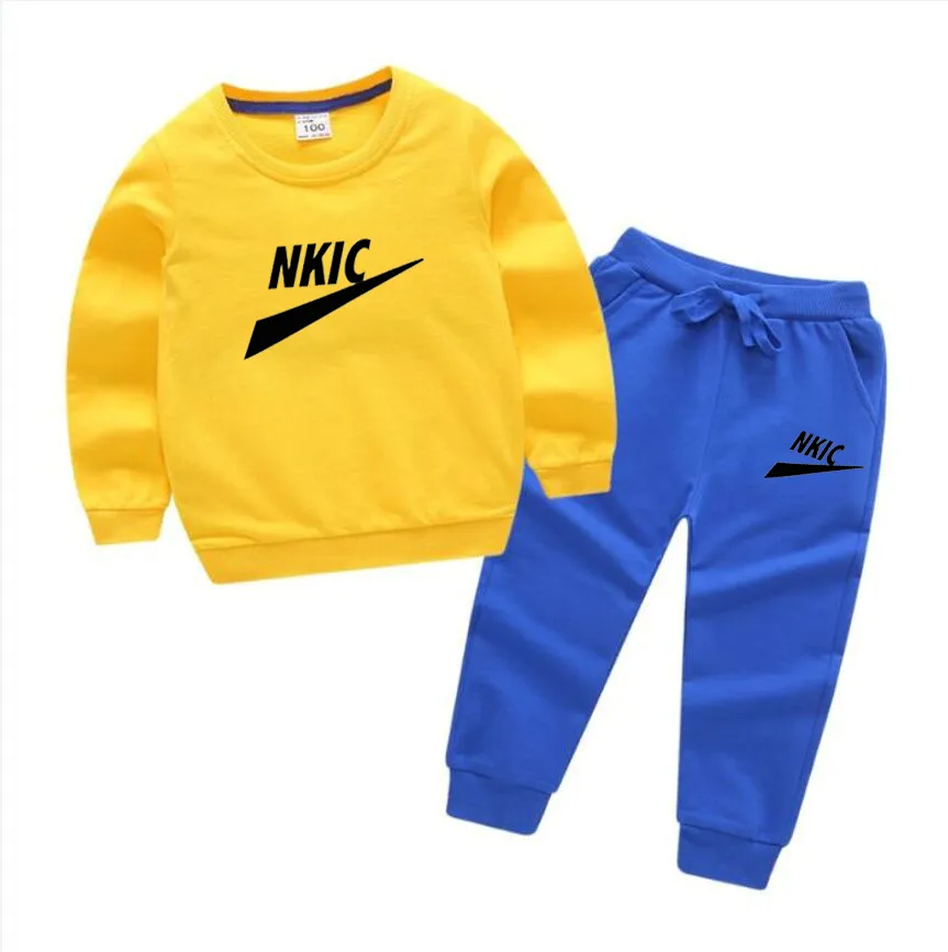 Наборы 2-8 лет 2021 г. Детская одежда мальчики бренд бренд желтые спортивные плиты брюки 2pcs Детский мальчик весенний осенний наряды для девочек.
