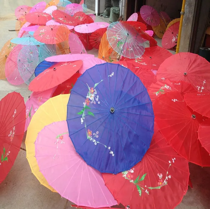 NEUErwachsene chinesische handgemachte Stoff Regenschirm Mode Reise Candy Farbe orientalische Sonnenschirm Regenschirme Hochzeit Party Dekoration Werkzeuge