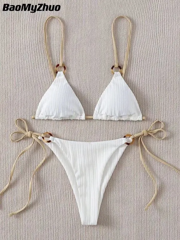 Sexy conjunto de biquíni bonito branco simples anel ligado cinta de espaguete triângulo tanga biquini maiô feminino