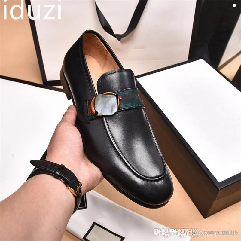 A4 2022 Top Luxury Men Dress Shoes Designer Spikes Flat Loafers