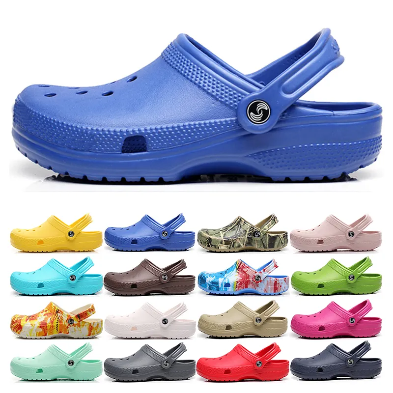 2022 Tofflor Klassiska träskor Sandaler Slip On svart vit röd grön Casual Beach Vattentäta Skor rutschkanor män Omvårdnad Sjukhus Kvinnor Arbete Medicinsk