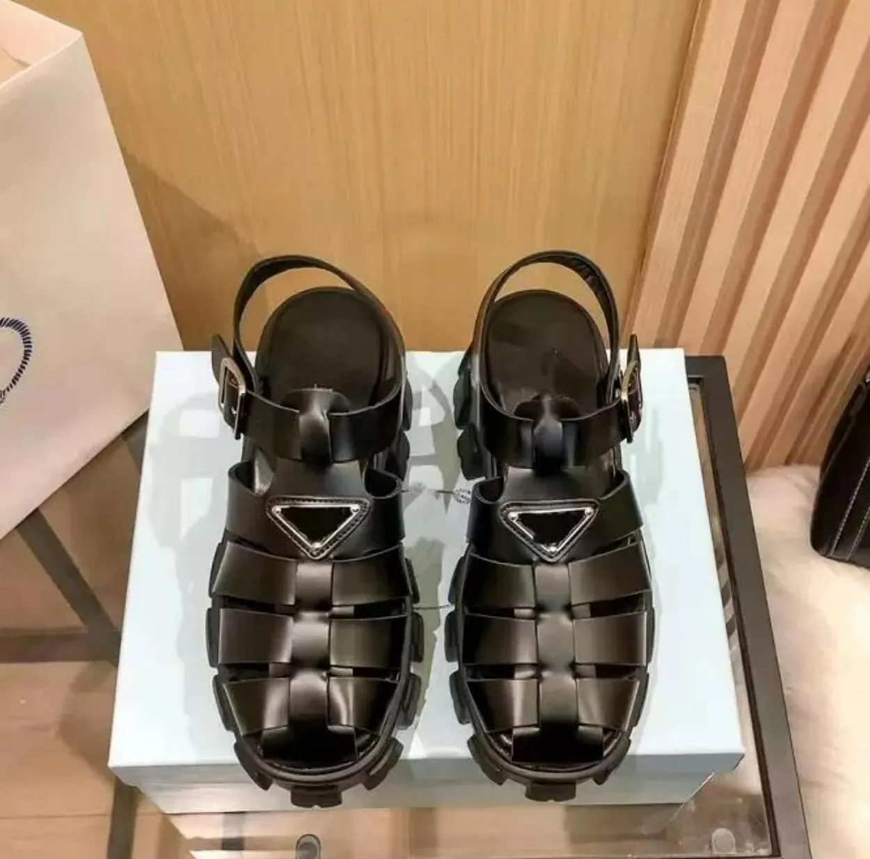 Prada triangle-logo fisherman sandals - Black