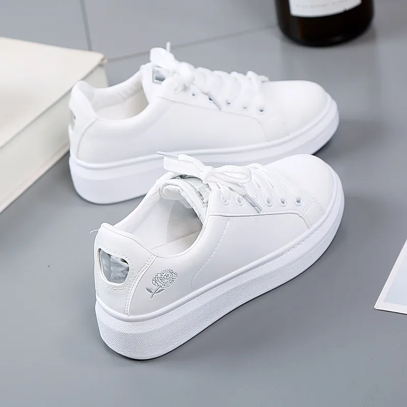 2022 Women Stan Smith Skate Shoes Casual Shoes New Spring Women Shoes Fashion Embroidered White Sneakers Breathable Flower Lace Up Women Sneakers From Kelly899 14.04 DHgate.Com