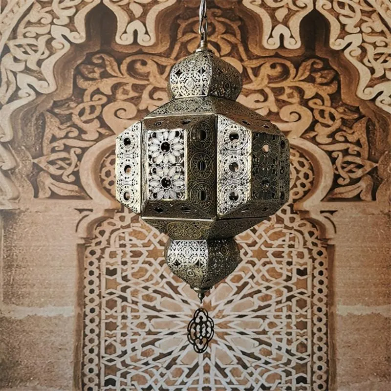 Lámparas colgantes Marroquí Hueco Tallado Linterna Luces Retro Dormitorio Comedor Sudeste Asiático Restaurante El LightingPendant