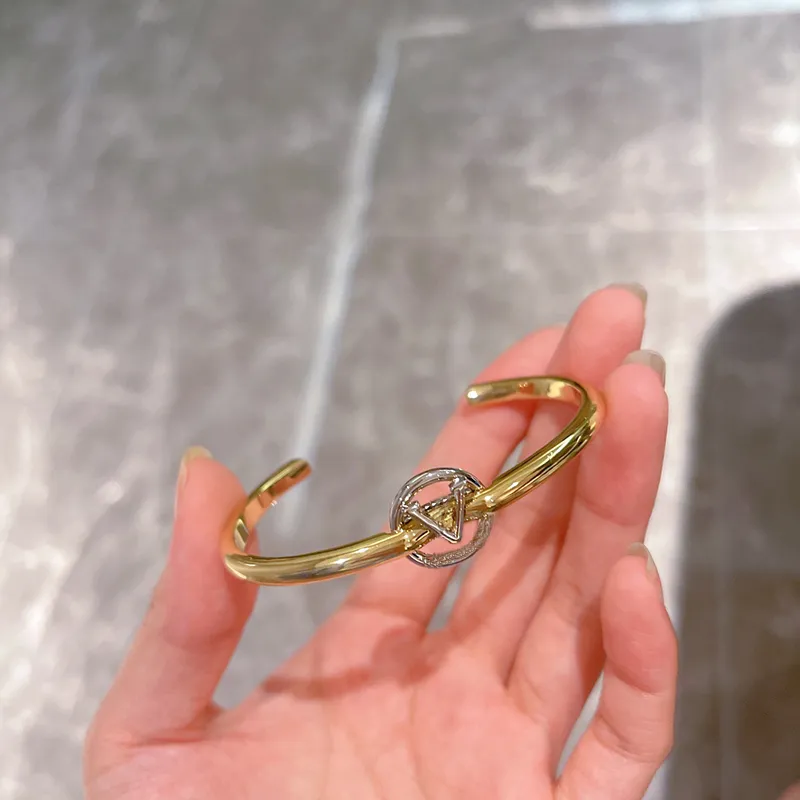Дизайнерский золотой браслет Женщины любят дизайнеры браслеты розовые золотые браслеты