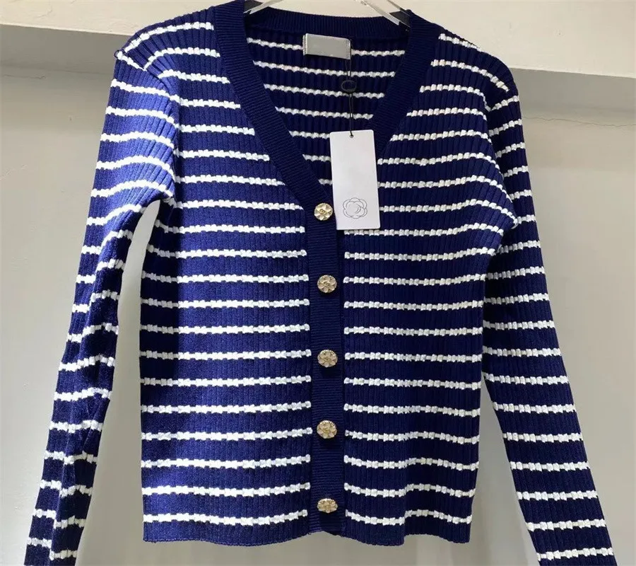 Kvinnors stickade tröjor Casual Stripes Cardigan långärmad stickad ull tjock jumper Navy Blue Fashion Wear Classic Full Letter Lady S-XL