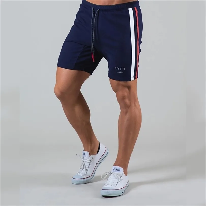 Sidor randig andningsbar springa shorts män snabb torr träning kroppsbyggande gym sport jogging pocket träning 220621