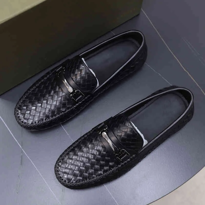 Sukienki buty projektant męskich buty mokasyna miękkie skórzane ślizganie się buty czarne skórzane buty 220707