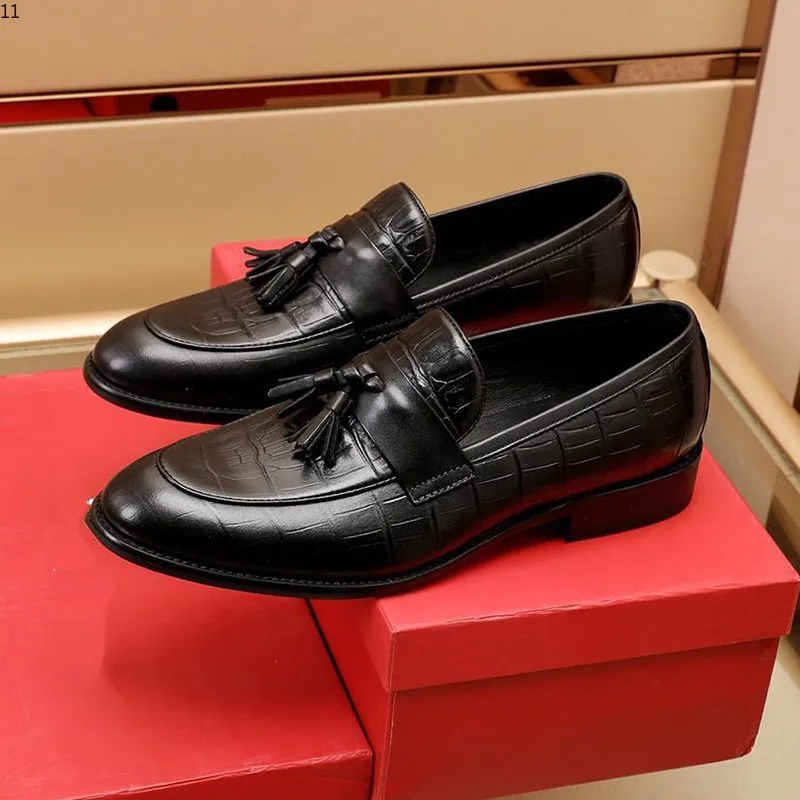 Высококачественные туфли мода мода мужчина черная подлинная кожаная кожа