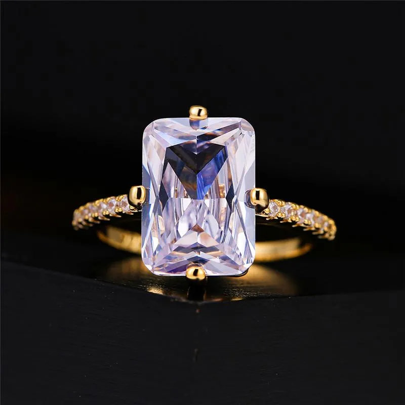 結婚指輪Dainty Round Big Zircon Vintage Gold Ring Charm女性のための女性の正方形のクリスタルストーン豪華なバンド婚約リング