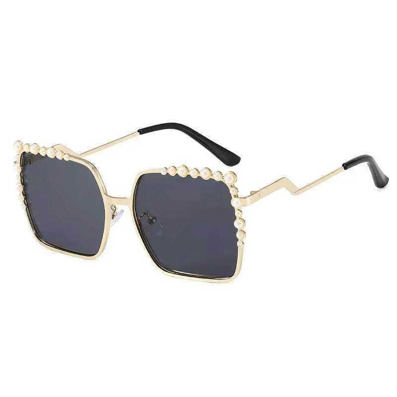 New fashion same Occhiali da sole eleganti occhiali da sole Pearl da donna personalizzati con scatola 8983