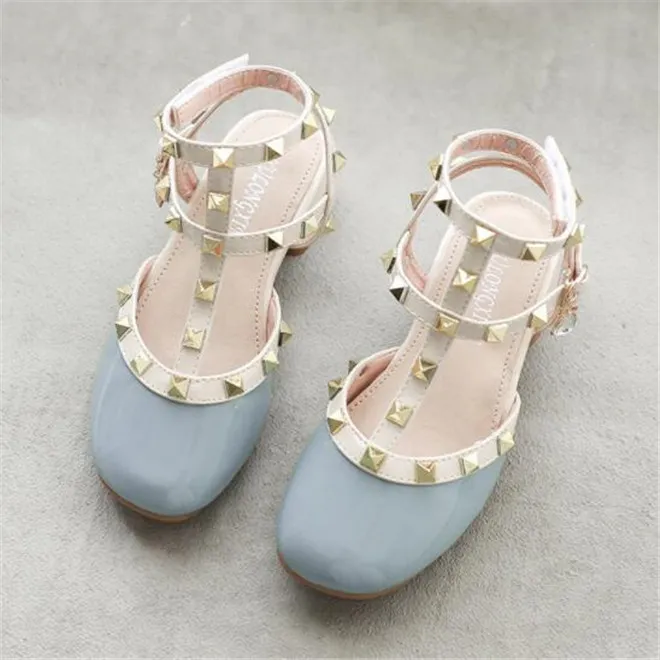 Mode barn flickor baotou sandaler prinsessan romerska skor vår sommar ljusa diamant barn skor rivet fyrkantiga mun läder sko