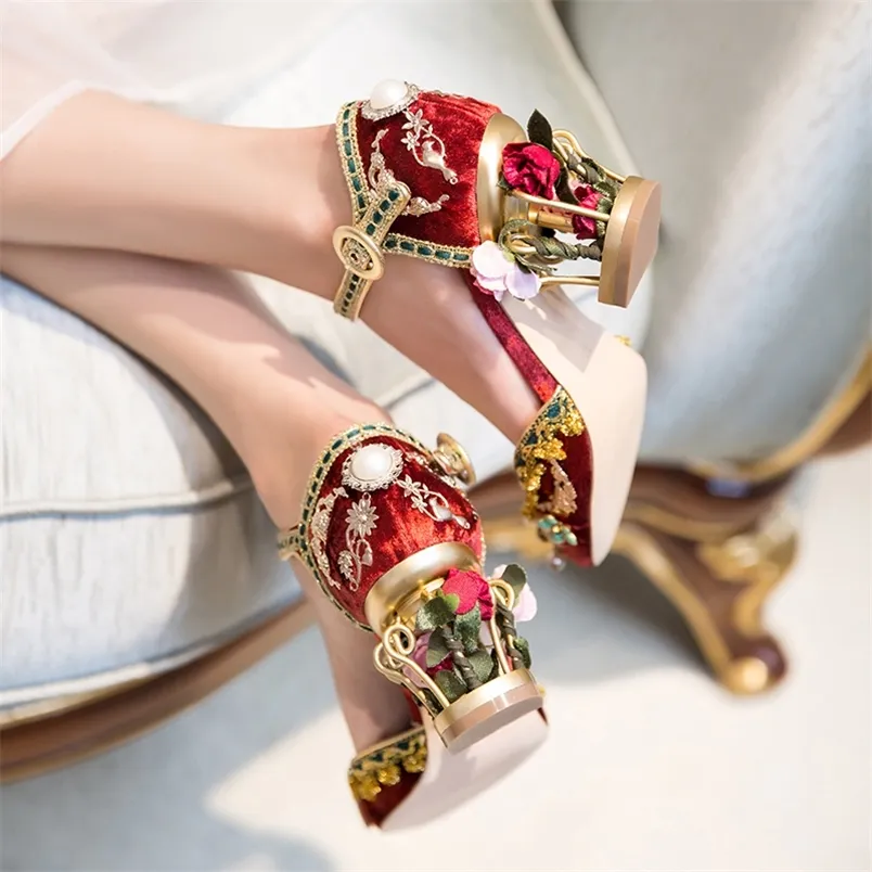 Retro Birdcage Flower Heels Banquet Shoes Red Black Blue Velvet Square Heels String Bead Wedding Dress Shoes Ankle Strap 220420