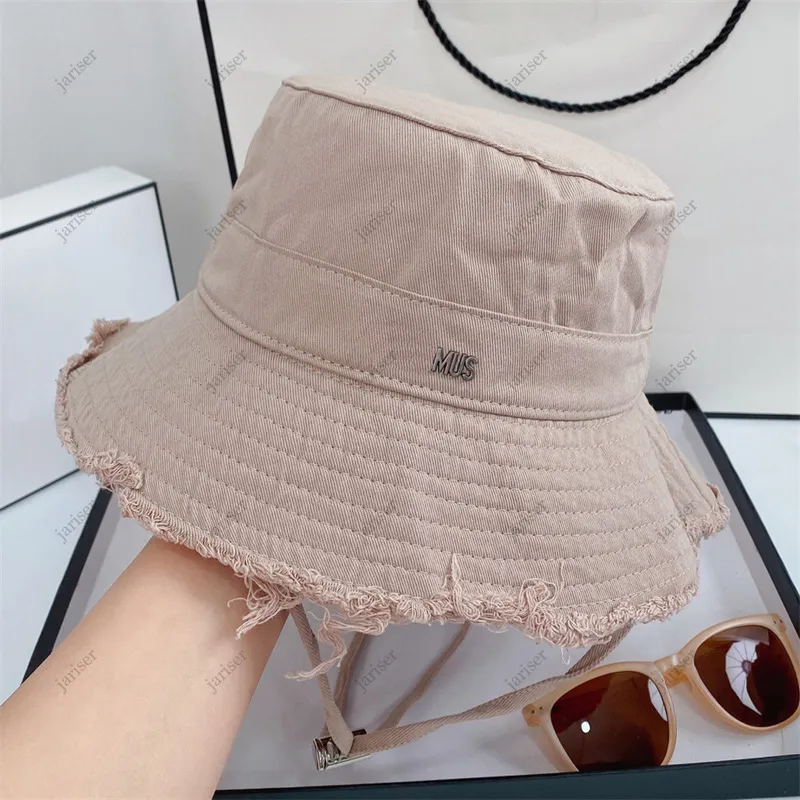 Роскошные женские дизайнерские шляпы-ведра с широкими полями Мужская шляпа рыбака Модный бренд Casquette Jac Caps With Strap Beanies Bonnet Womens Sun Hat
