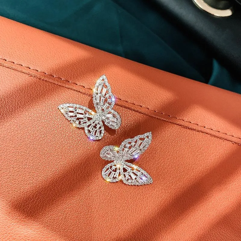 Bengelen kroonluchter glanzende CZ Crystals Butterfly drop -oorbellen voor vrouwen 2022 mode sieraden zilveren kleur vrouwelijk feestdangle