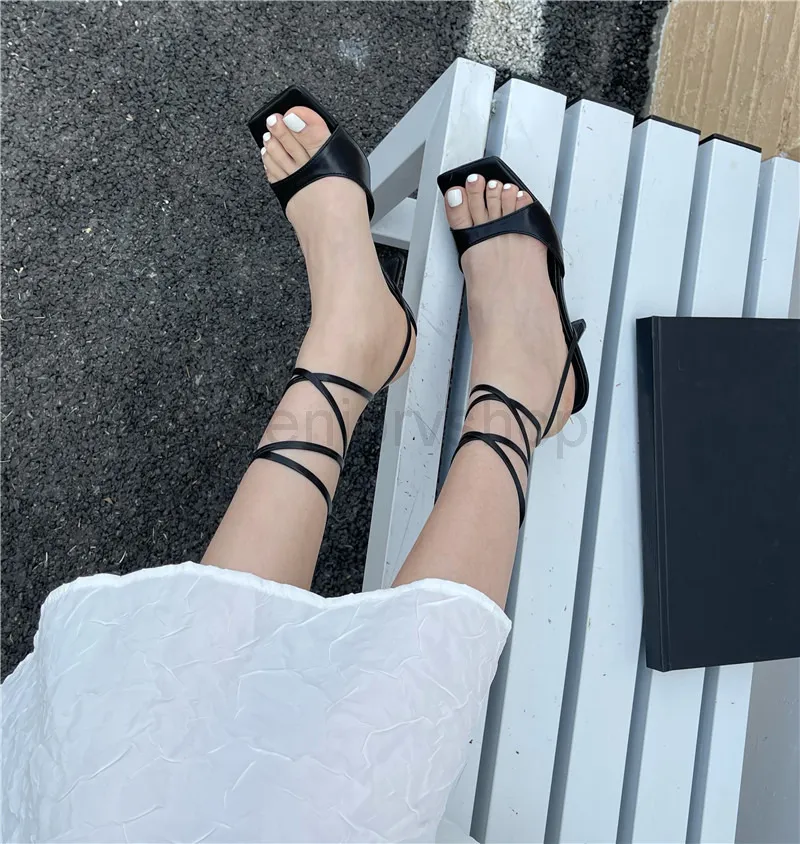 Eileken 2021 Kvinnor Sandalskor Fashion Brand Ankel Rom Rom Sandal Thin Low Heel Slippers Ladies Elegant Slides Shoes Edtjeopryhjpoe
