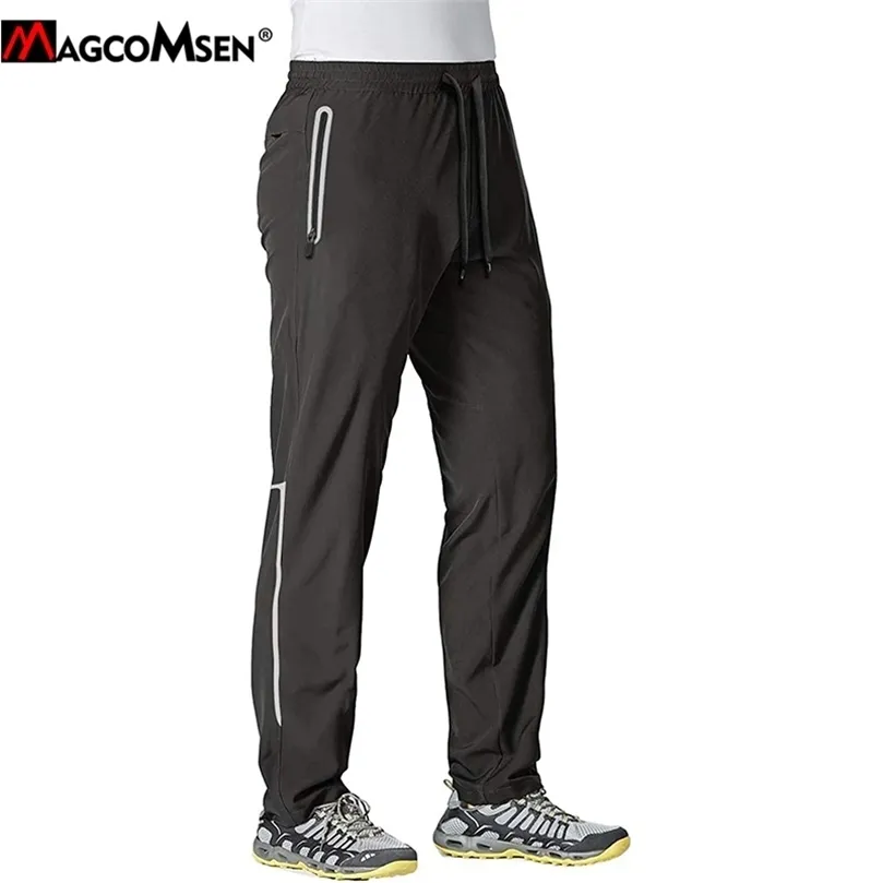 MAGCOMSEN Summer Quick Dry Sweatpants Men's Joggers Pants Reflective Stripe Zip Pocket Tracksuit Trousers Fitness Training 220509