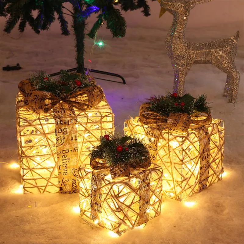 Confezione regalo 3 pezzi Decorazione natalizia Scatola illuminata Layout di scena per albero per interni ed esterni in ferro battuto/rattan Regalo