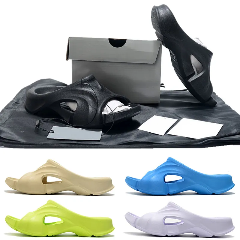 Triple S 3.0 Moustoues Flip Flops 2024 Slippers Place Pool glissades Femmes Men de basket-ball Moule de sport Slebout Slide en caoutchouc Chaussures de mousse décontractée Traineur