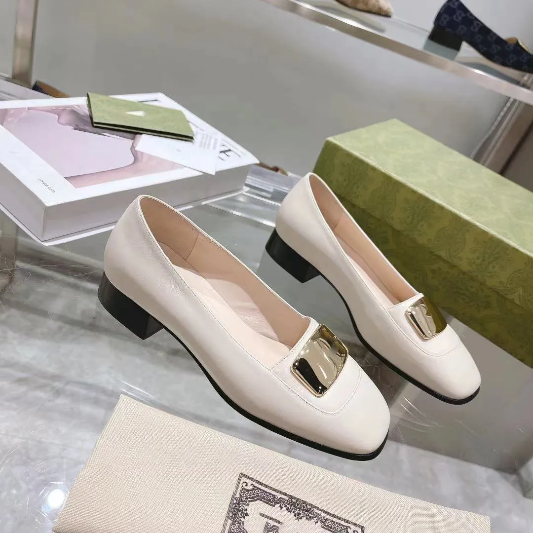 2022 spring and summer new women`s sandals square head flat bottom lofook shoes Square large gold buckle elegant -up style, versatile 35-40