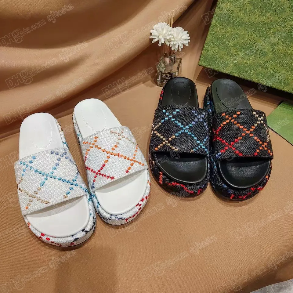2022 markowe kapcie modne sandały z grubym dnem gumowe wyszywane litery slajdy lady buty na koturnie sandały plażowe szpilki haftowane slip on japonki Boot