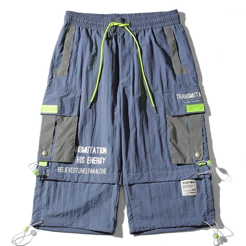 Pantalons pour hommes 2022 Summer Cargo Shorts Hommes Lâche Nylon Casual Outdoor Beach Design original Multi-poche Longueur mollet Court