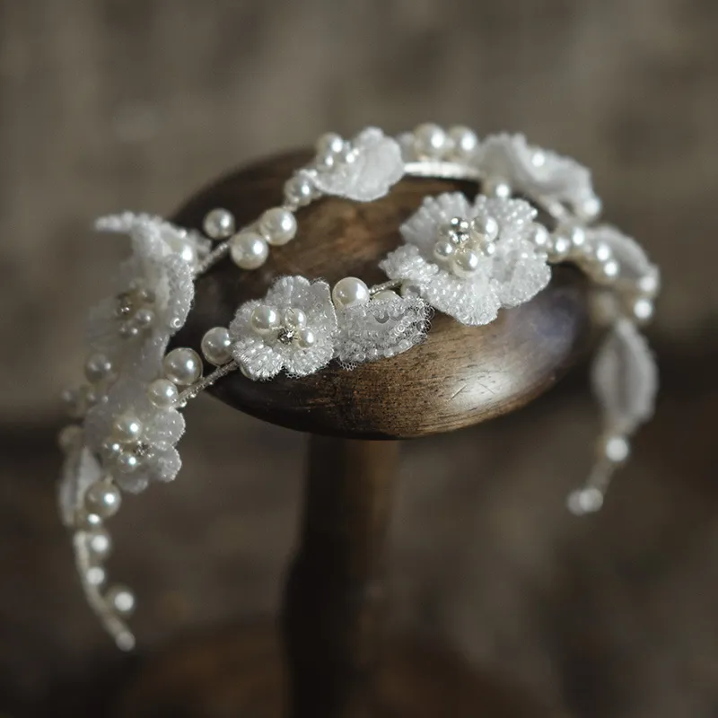 White Flower Pearl Hairbands Elegant Bridal Headdress Crown Pärlad plommonblomma hårband Bröllop Hårtillbehör 0615