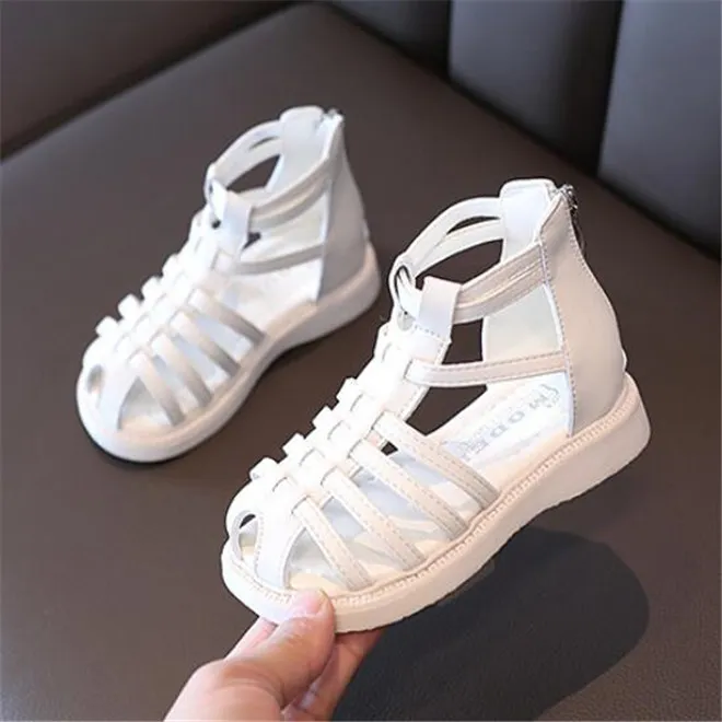 Ny stil barn flickor sandaler sommar barn baotou ihålig sandal retro vävd gladiator skor mode prinsessan sko