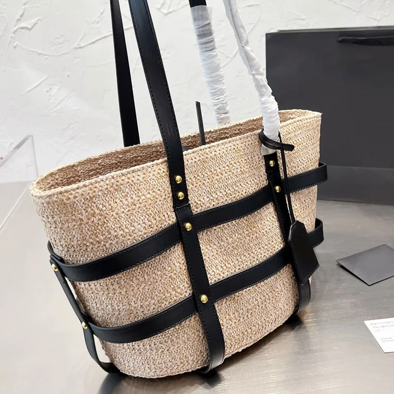 Straw bag with zip hotsell