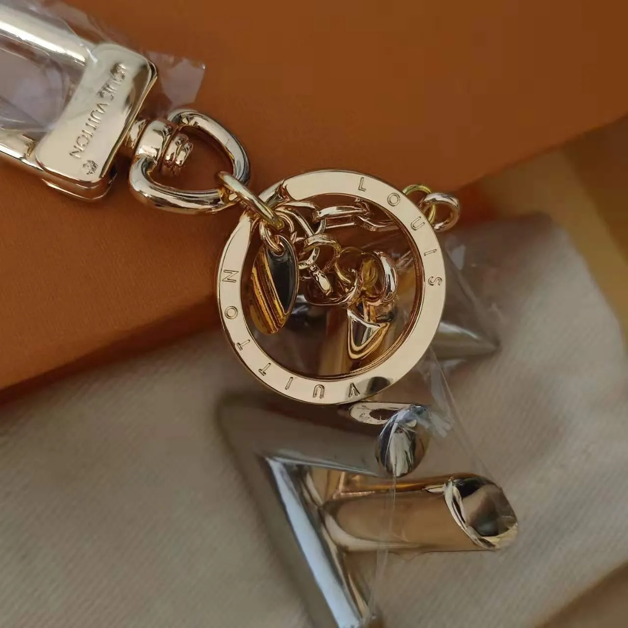 Porte-clés de styliste de marque haut de gamme, pendentif de sac à main de voiture, breloque de sac, bibelot cadeaux, accessoires 291J