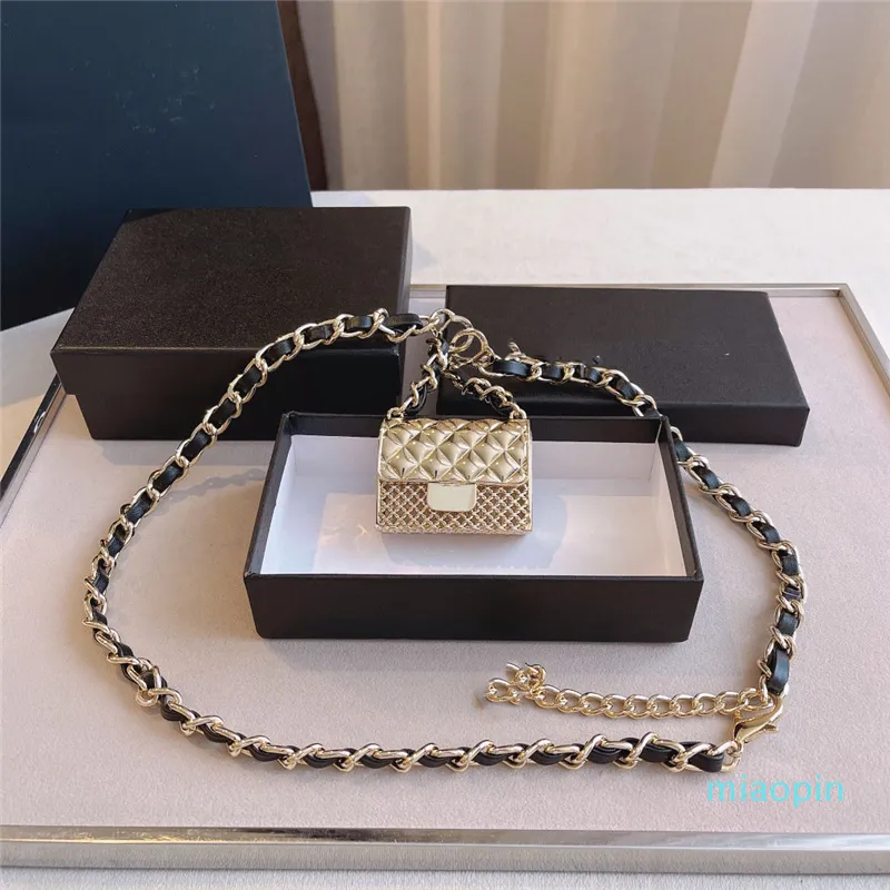 2022 Fashion Luxury Designer Womens Mens Mini Classic Flap Bags Silver Chain Midje Bröstelet Lovely Street Tiny 6.5x4.5cm