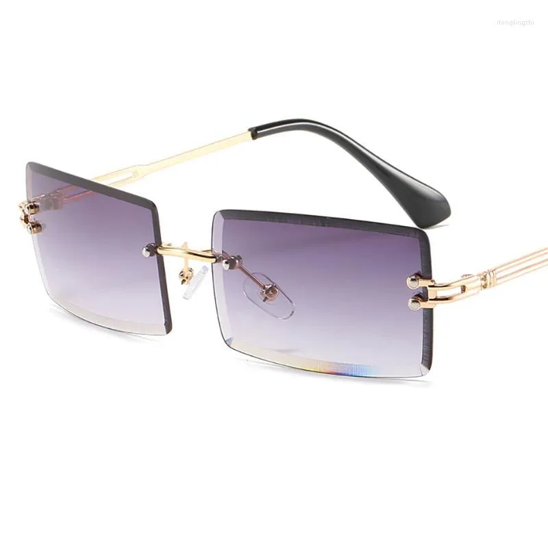 النظارات الشمسية الموضة الرجعية الصغيرة المستطيل UV400 عتيقة تصميم العلامة التجارية النساء بلا جدوى من أشعة الشمس مربعة