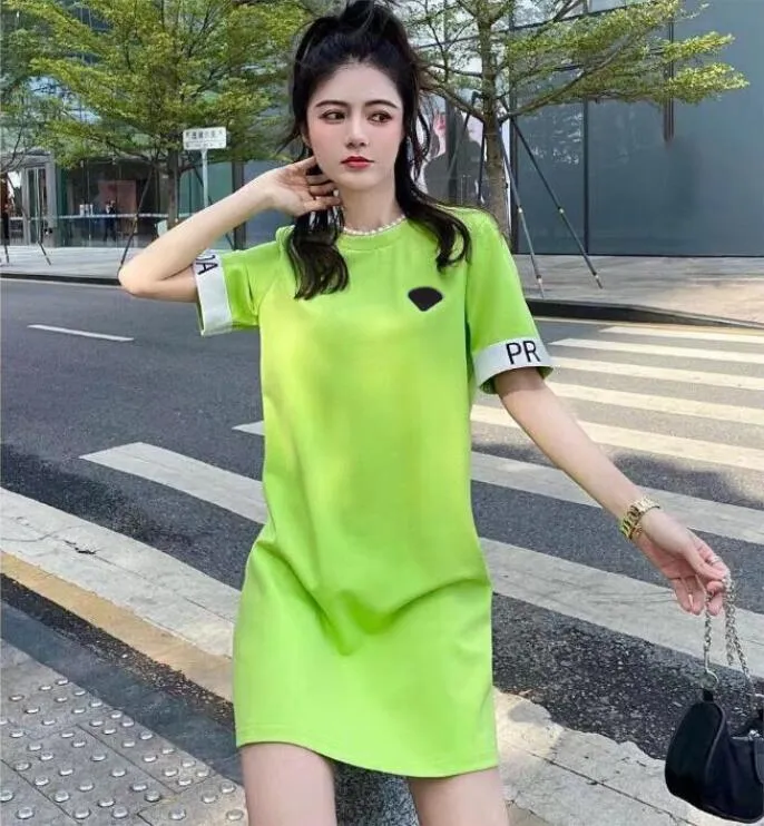 2022 Parijs Mode Zomer Womens Casual Dress Designer High-End Ronde Hals Sexy Vrouwen Lange T-shirt Luxe driehoek Plakken