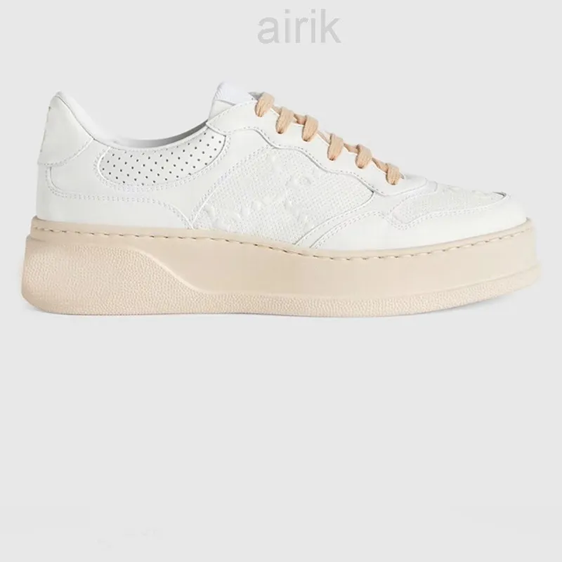 Ny modeläderplattform Sneakers Kvinnor Casual Shoes Autentiska broderade klassiska sneakers broderade kvinnors män 9 färgskor