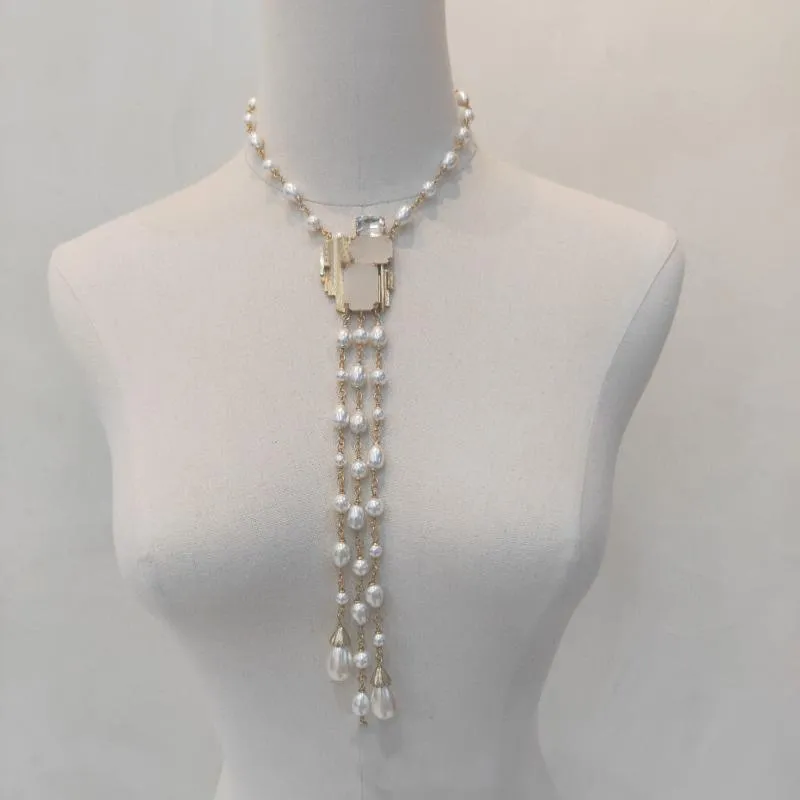 Collane con ciondolo Gioielli di moda di marca per le donne Catena di perle Party Colore oro chiaro Resina Croce Fascino Cristallo C Bianco