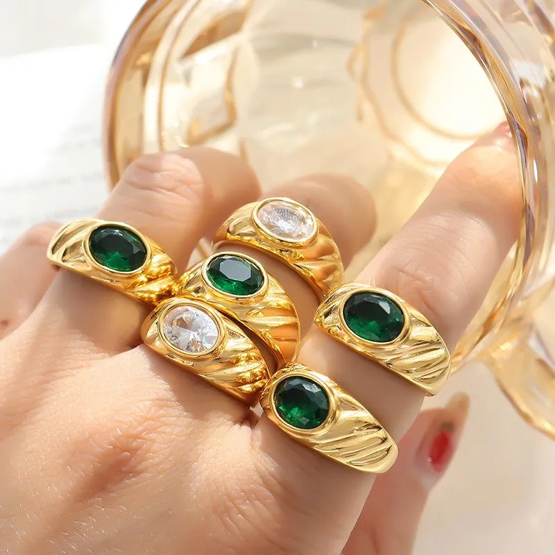 Trouwringen Chique 18k gouden kleur voor vrouwen roestvrijstalen sieraden groene witte zirkoon stenen kristallen ringbanden statement chunkywedding